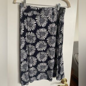 Floral A-Line midi Skirt - Navy and White
